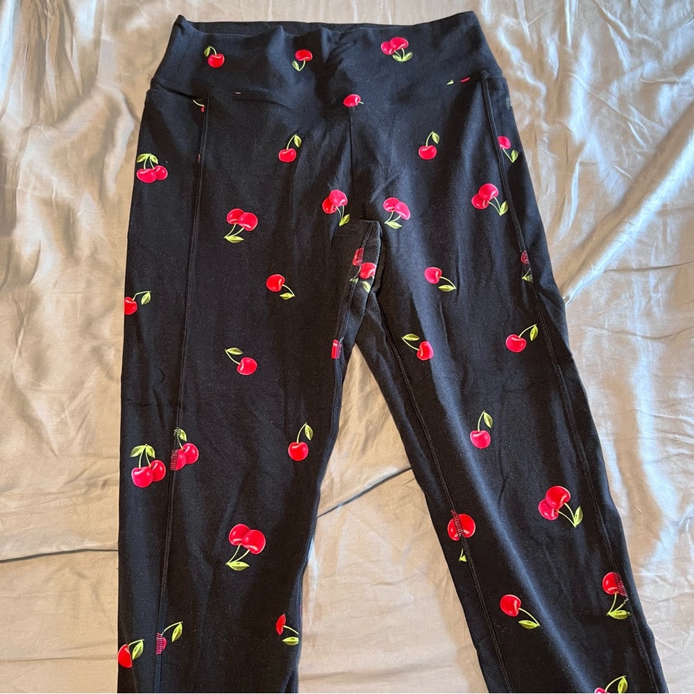 Victorias Secret Pink Cherry Leggings size Large